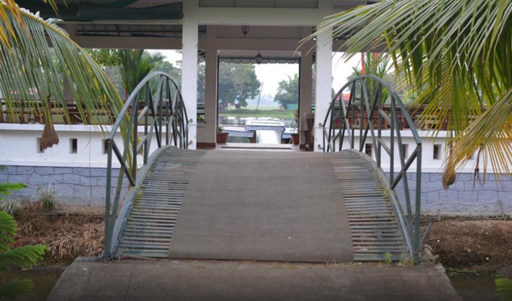 Riverine Resort Alappuzha Exterior photo