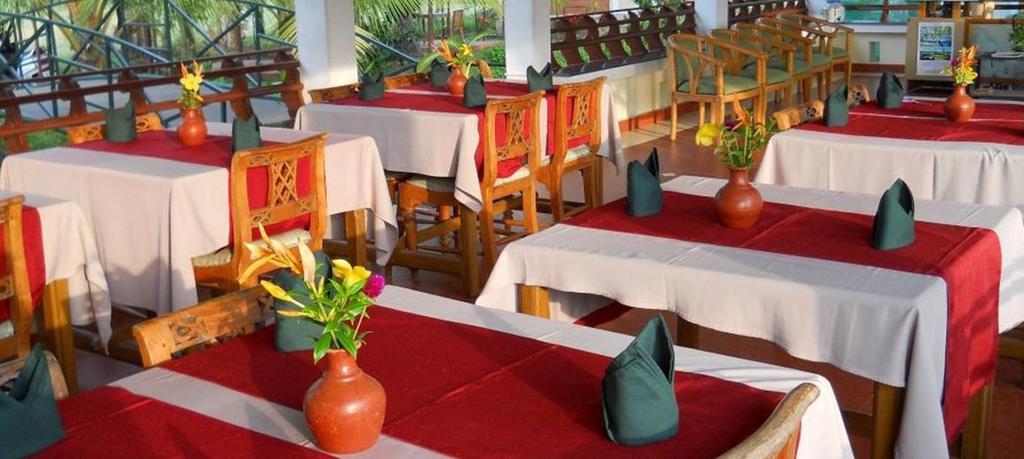 Riverine Resort Alappuzha Exterior photo