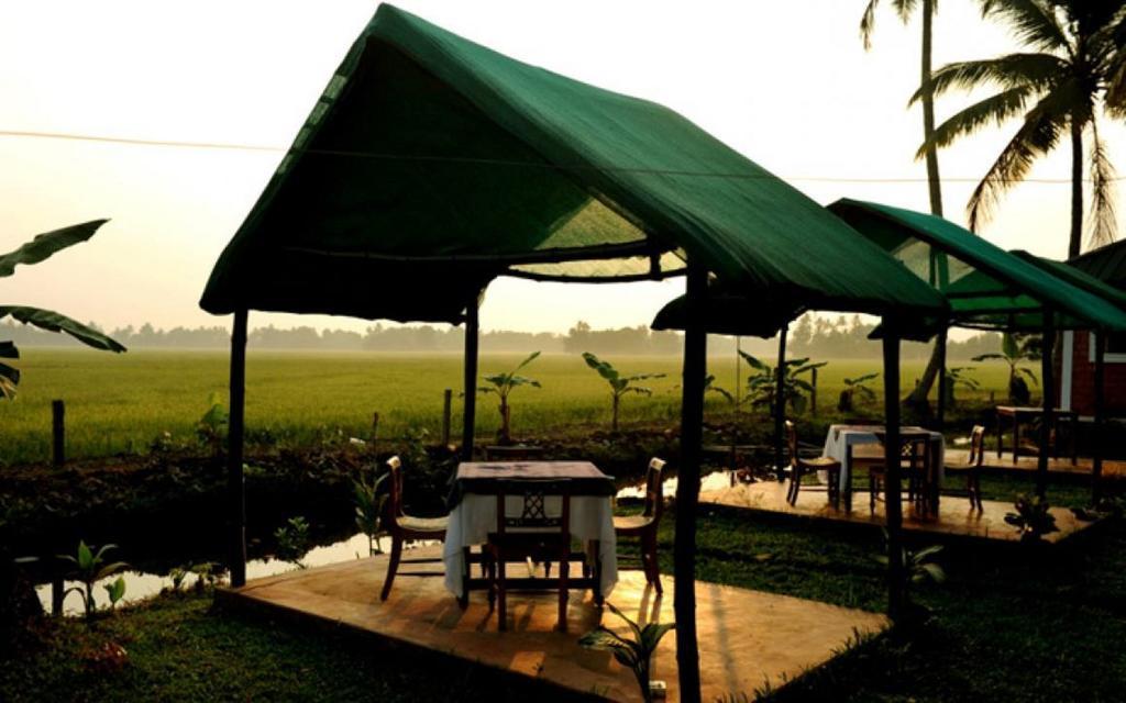 Riverine Resort Alappuzha Exterior photo