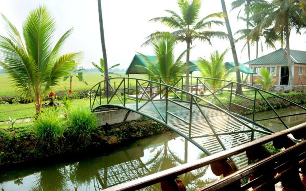 Riverine Resort Alappuzha Exterior photo